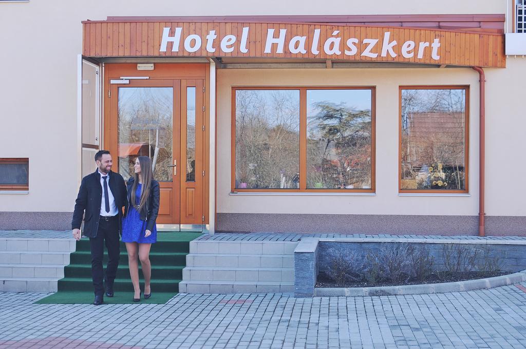 Hotel Halaszkert Badacsony Бадачонтомай Екстериор снимка
