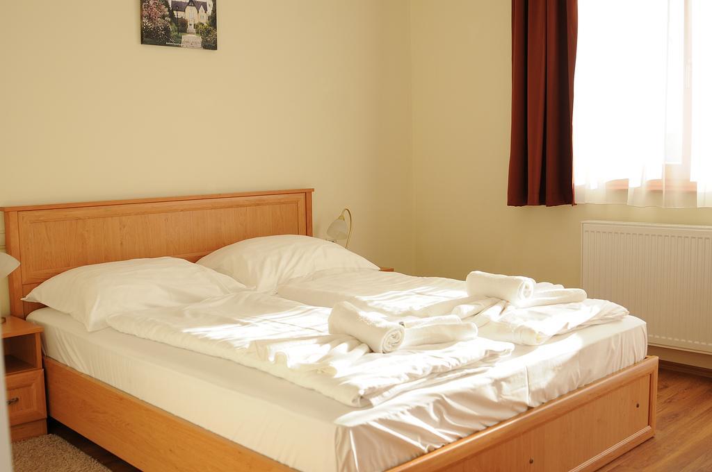 Hotel Halaszkert Badacsony Бадачонтомай Екстериор снимка