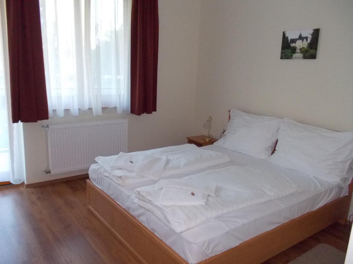 Hotel Halaszkert Badacsony Бадачонтомай Екстериор снимка